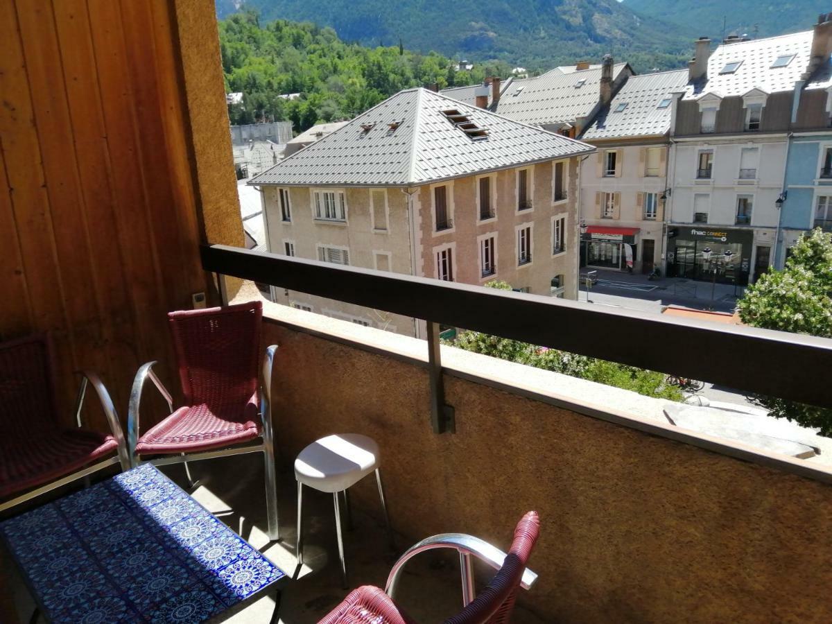 4 Personnes A 500m Des Telecabines